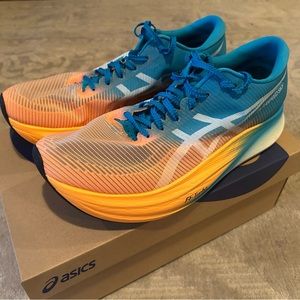 ASICS Metaspeed Sky +